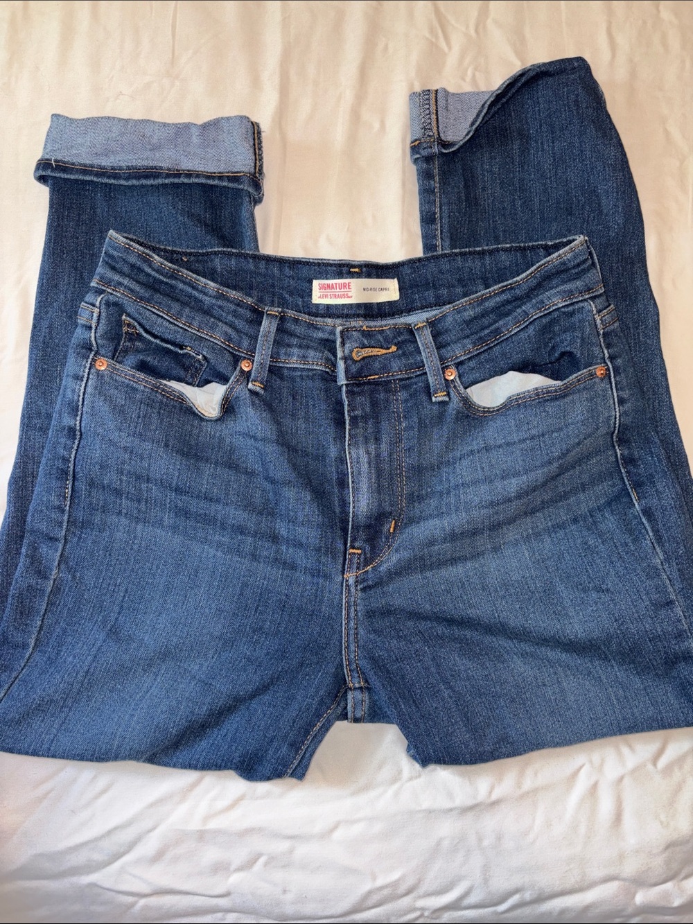 Signature by Levi Strauss Blue Mid-Rise Capri Jeans